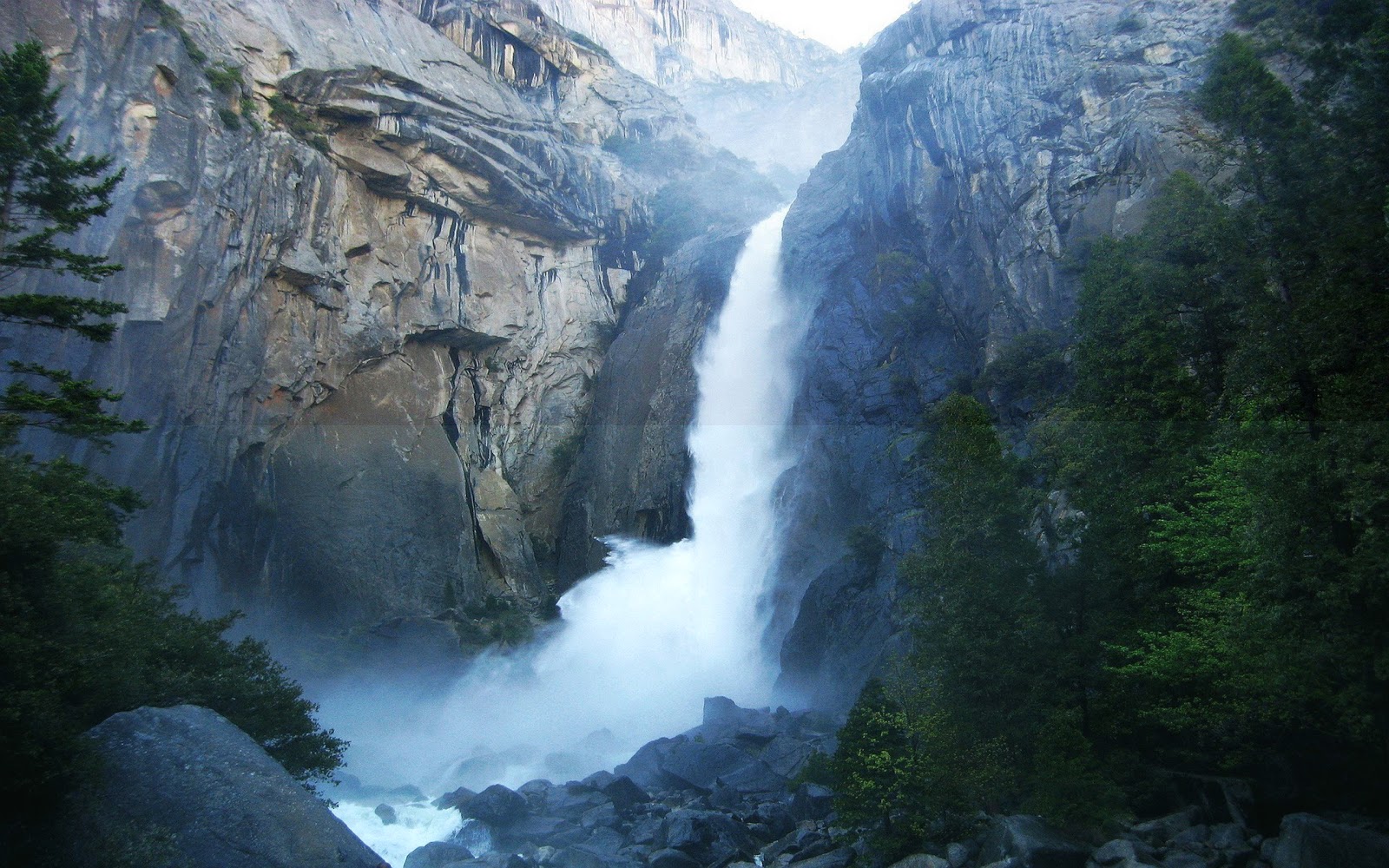 QQ Wallpapers: Waterfalls HD Wallpaper